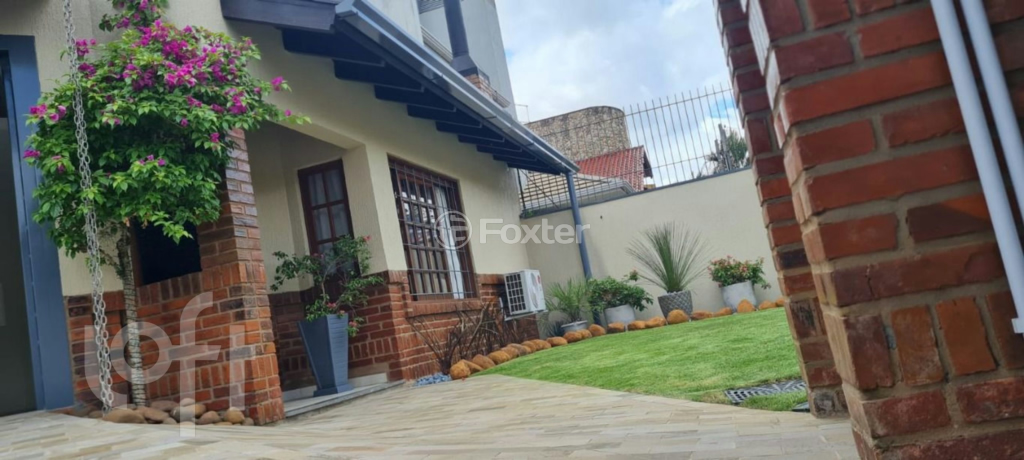 Casa à venda com 3 quartos, 257m² - Foto 2