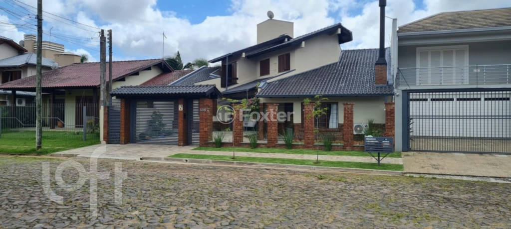 Casa à venda com 3 quartos, 257m² - Foto 1