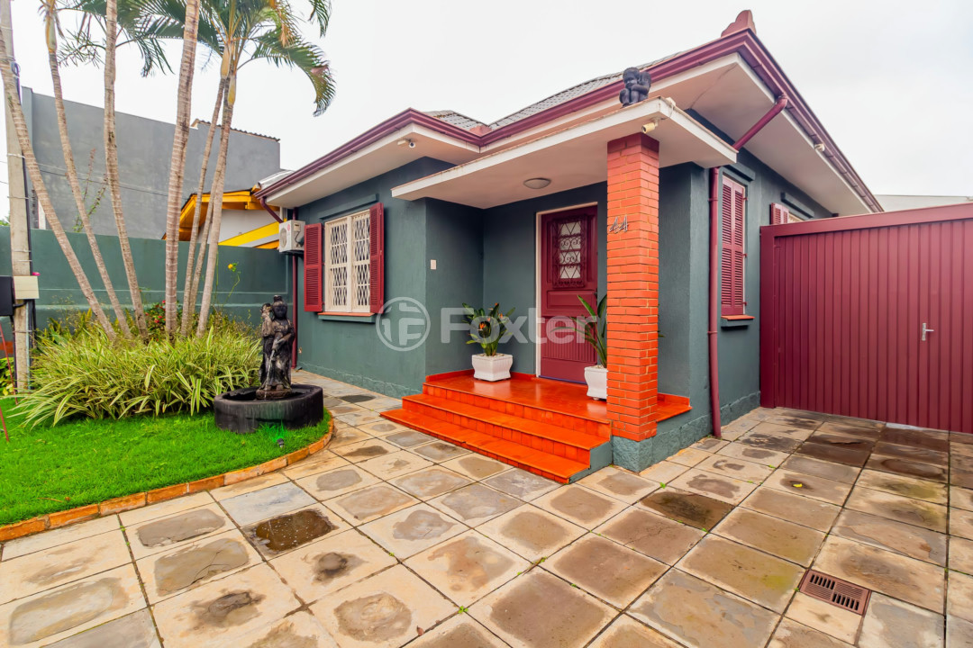 Casa à venda com 3 quartos, 150m² - Foto 1