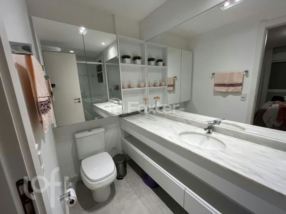 Apartamento à venda com 2 quartos, 75m² - Foto 31