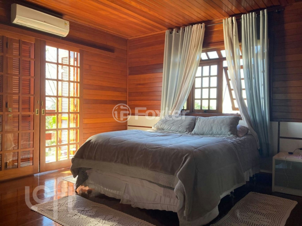 Casa à venda com 6 quartos, 209m² - Foto 32