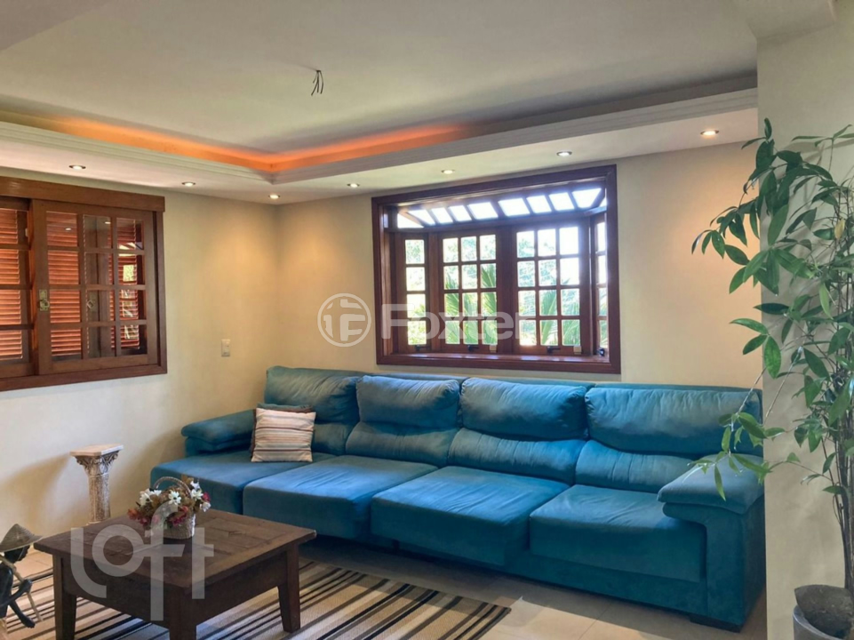 Casa à venda com 6 quartos, 209m² - Foto 47