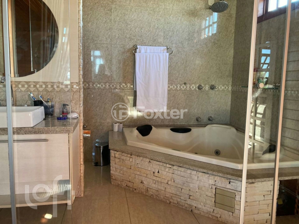Casa à venda com 6 quartos, 209m² - Foto 34