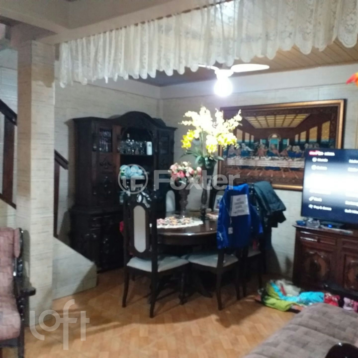 Casa à venda com 5 quartos, 220m² - Foto 1