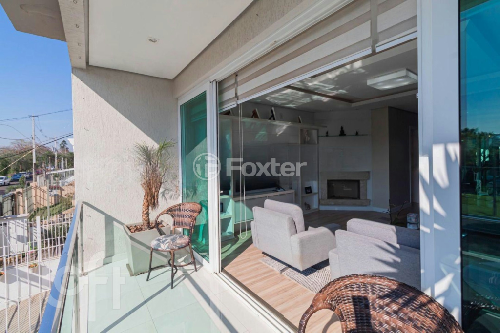 Casa à venda com 3 quartos, 190m² - Foto 2