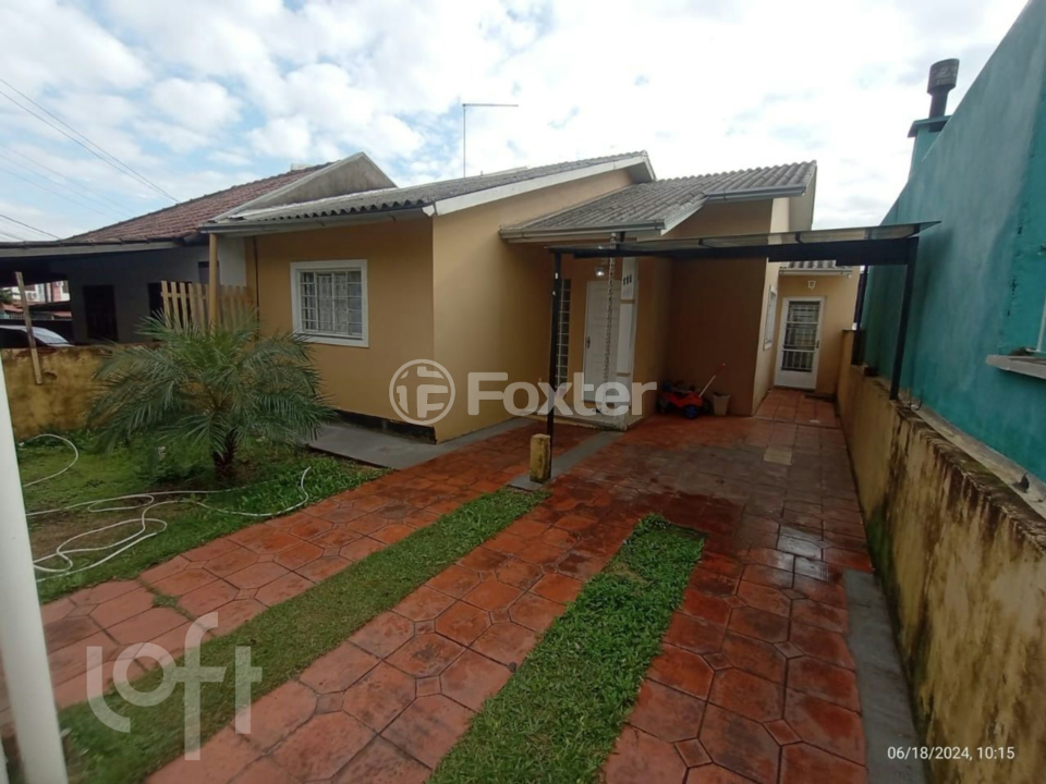 Casa à venda com 3 quartos, 80m² - Foto 1