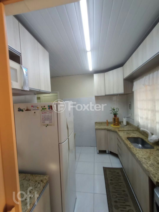 Casa à venda com 3 quartos, 80m² - Foto 4