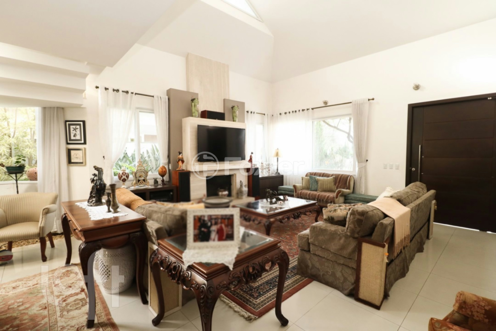 Casa à venda com 4 quartos, 317m² - Foto 1
