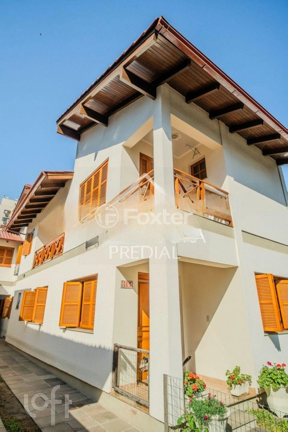 Casa à venda com 3 quartos, 240m² - Foto 2