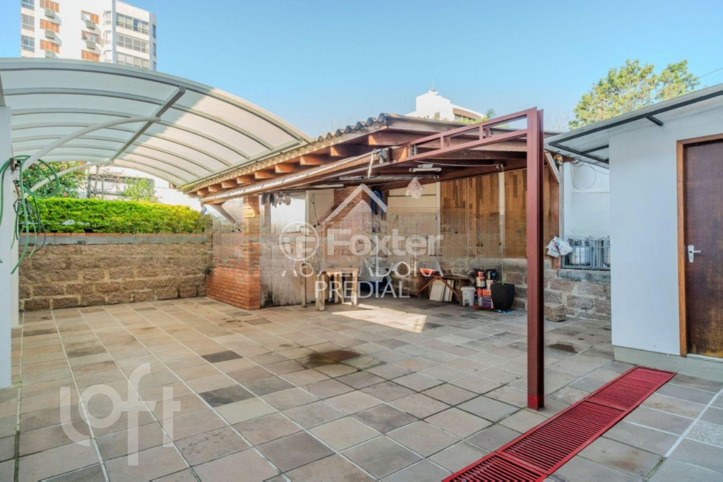 Casa à venda com 3 quartos, 240m² - Foto 4