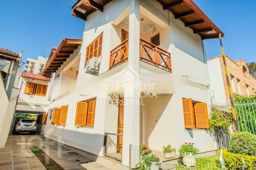 Casa à venda com 3 quartos, 240m² - Foto 1