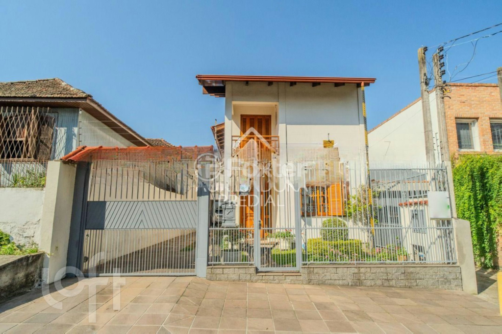 Casa à venda com 3 quartos, 240m² - Foto 3