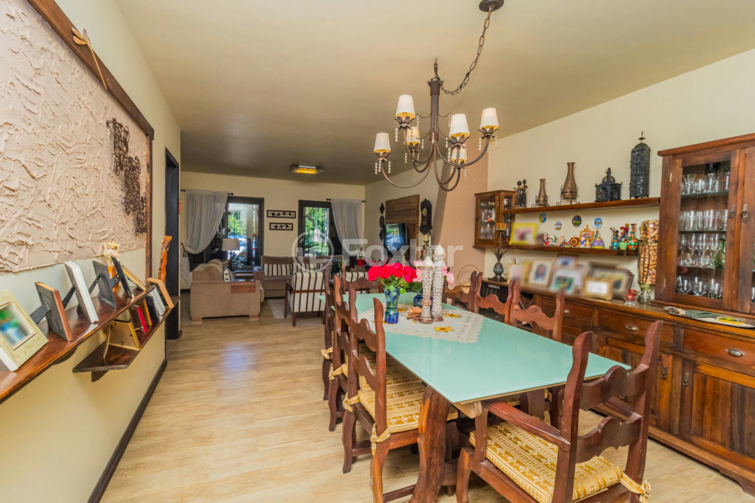 Casa à venda com 3 quartos, 280m² - Foto 3