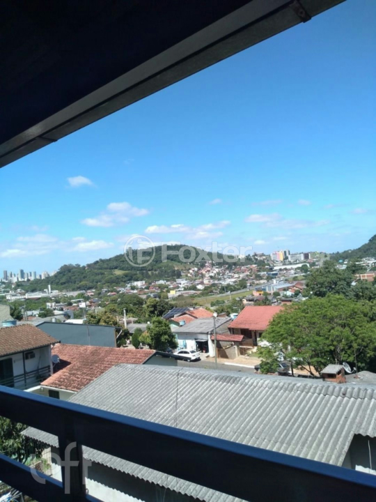 Casa à venda com 4 quartos, 226m² - Foto 9