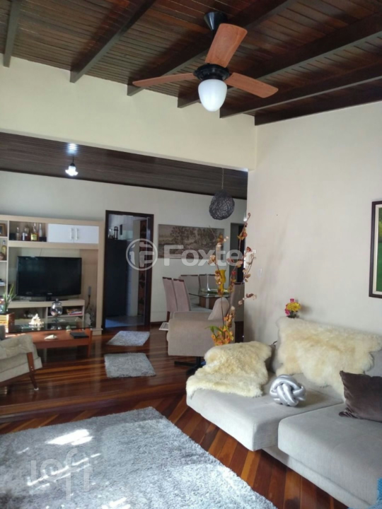 Casa à venda com 4 quartos, 226m² - Foto 8