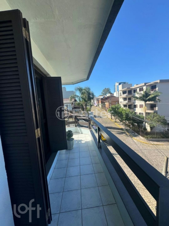 Cobertura à venda com 3 quartos, 221m² - Foto 4