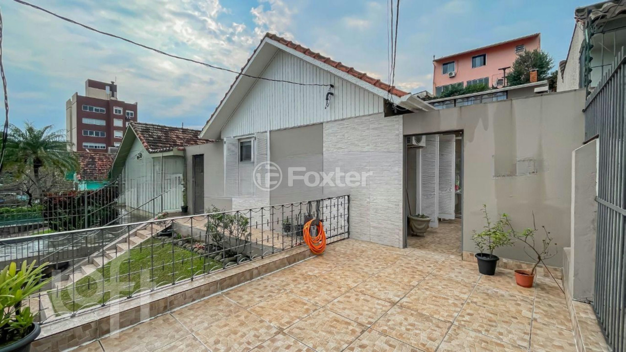 Casa à venda com 4 quartos, 173m² - Foto 1