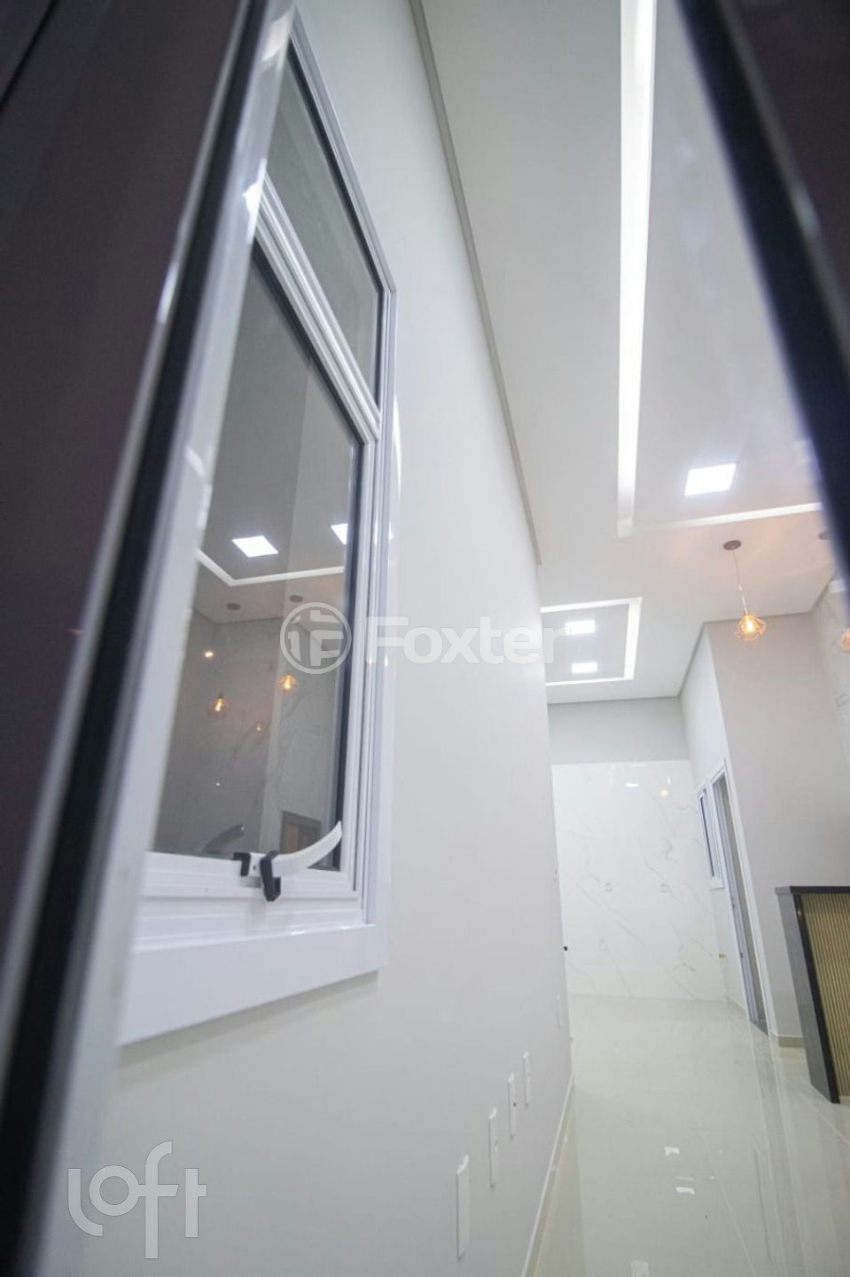 Casa à venda com 3 quartos, 90m² - Foto 1