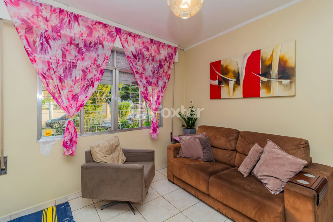 Casa à venda com 5 quartos, 163m² - Foto 3