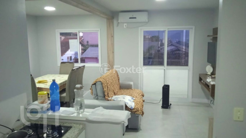 Apartamento à venda com 2 quartos, 63m² - Foto 4