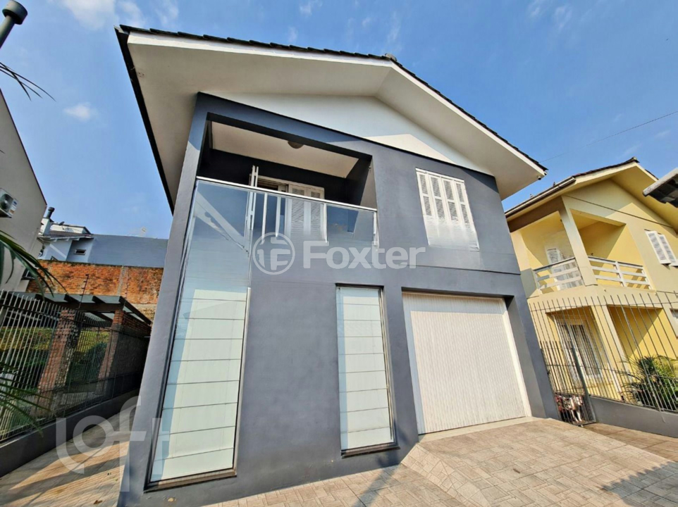 Casa à venda com 3 quartos, 151m² - Foto 1