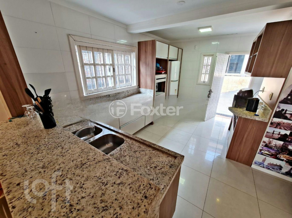Casa à venda com 3 quartos, 151m² - Foto 3
