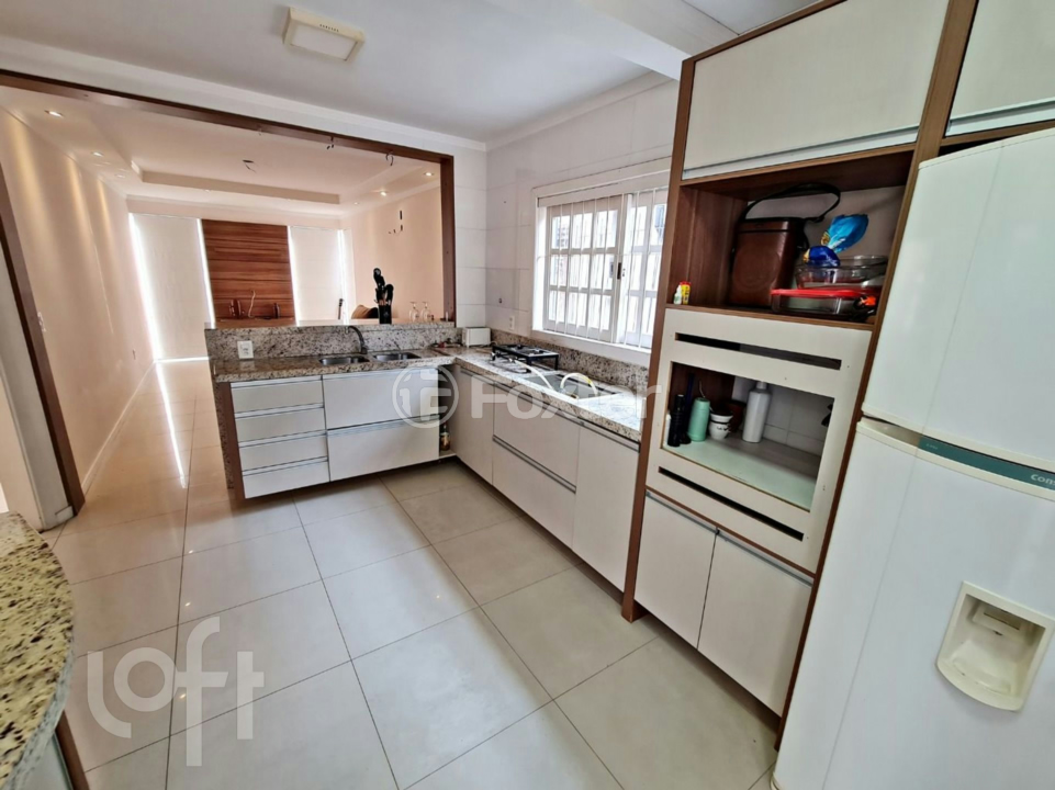 Casa à venda com 3 quartos, 151m² - Foto 4