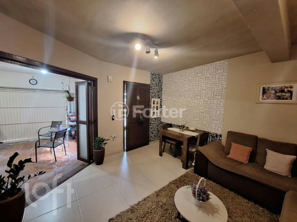 Casa à venda com 3 quartos, 160m² - Foto 2