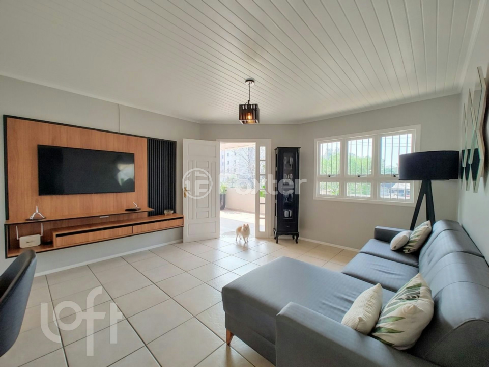 Casa à venda com 3 quartos, 367m² - Foto 1