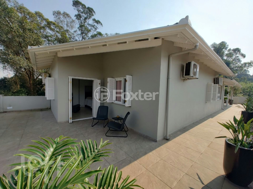 Casa à venda com 3 quartos, 367m² - Foto 2