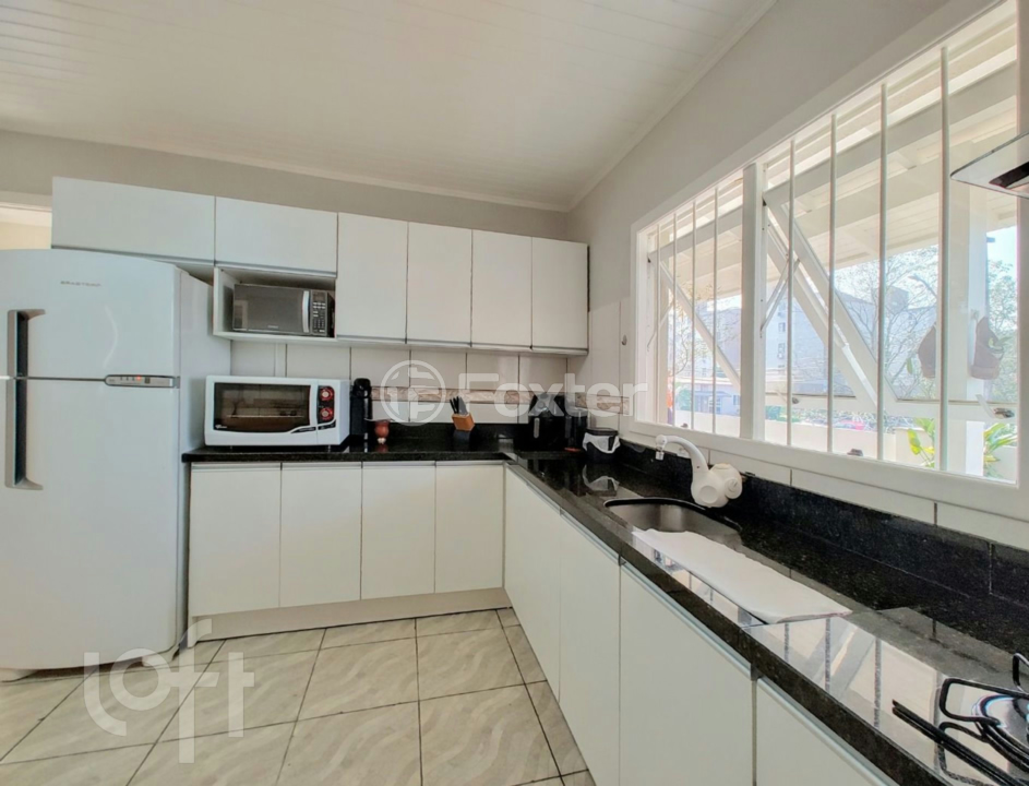 Casa à venda com 3 quartos, 367m² - Foto 19