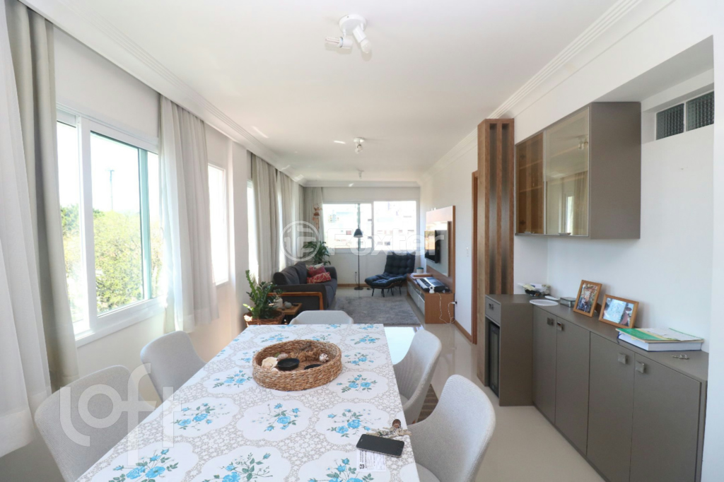 Apartamento à venda com 3 quartos, 90m² - Foto 1
