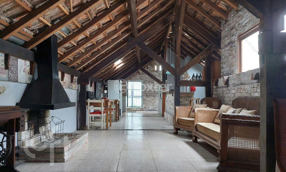 Casa à venda com 3 quartos, 420m² - Foto 1