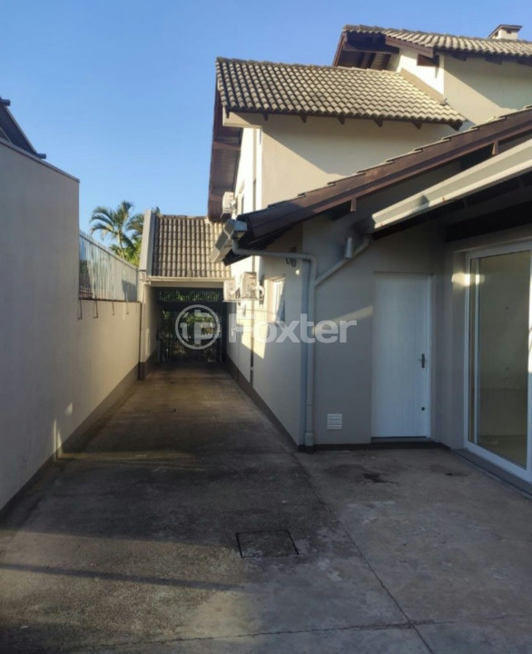 Casa à venda com 3 quartos, 294m² - Foto 29