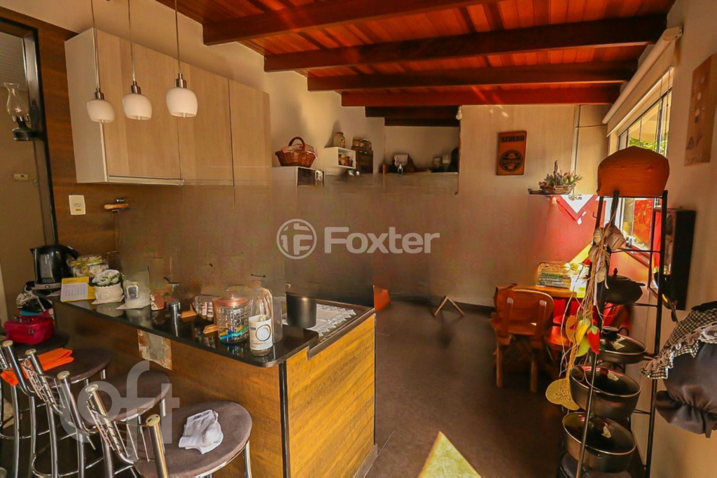 Casa à venda com 4 quartos, 180m² - Foto 1