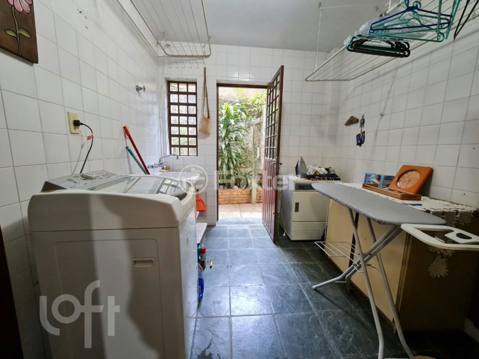 Casa à venda com 3 quartos, 246m² - Foto 8