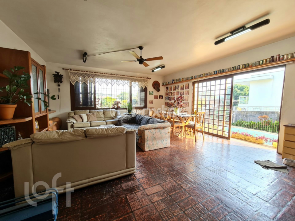 Casa à venda com 3 quartos, 246m² - Foto 3