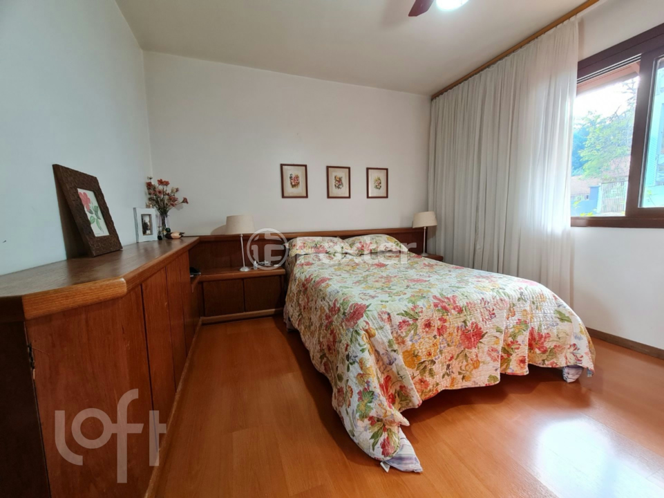 Casa à venda com 3 quartos, 246m² - Foto 14