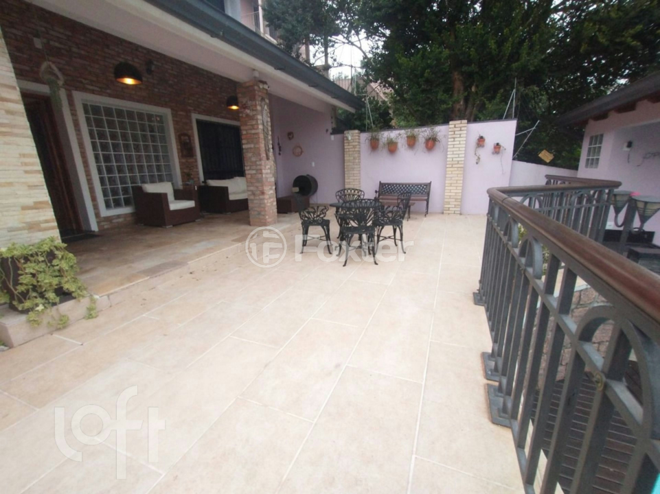 Casa à venda com 3 quartos, 390m² - Foto 1