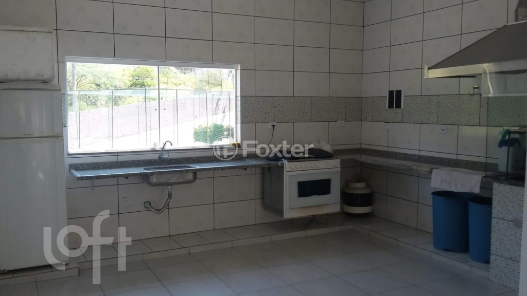 Casa à venda com 2 quartos, 100m² - Foto 1
