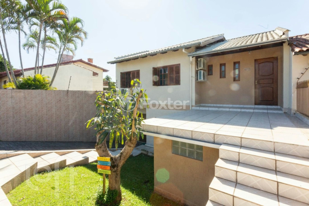 Casa à venda com 3 quartos, 172m² - Foto 1