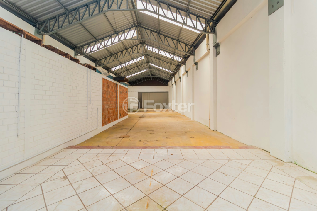 Depósito-Galpão-Armazém à venda, 242m² - Foto 1