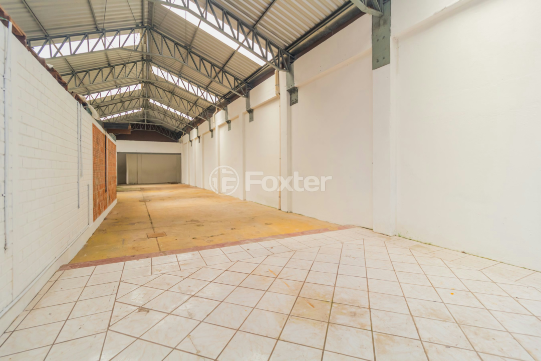 Depósito-Galpão-Armazém à venda, 242m² - Foto 2
