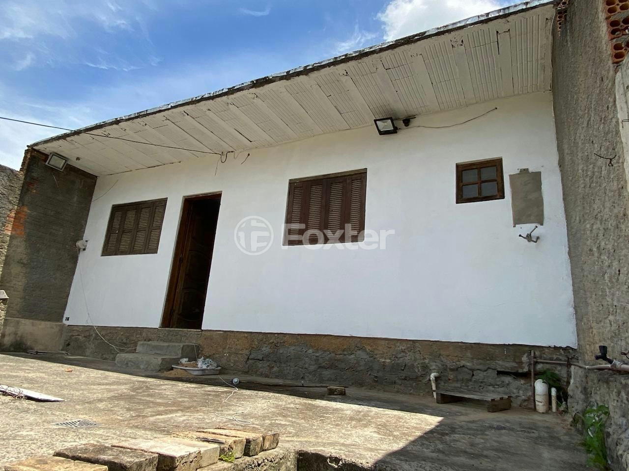 Casa à venda com 2 quartos, 160m² - Foto 1