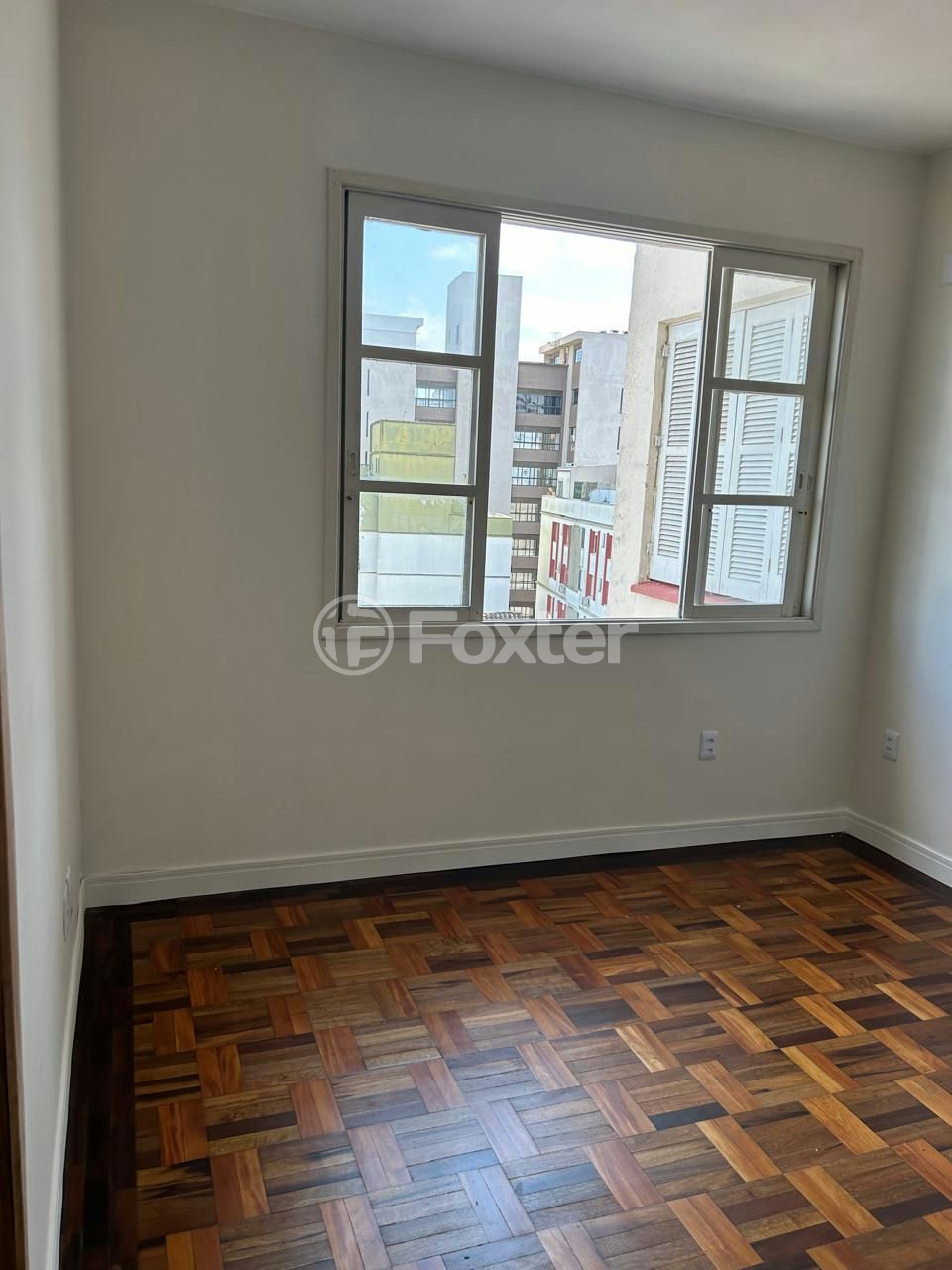 Apartamento à venda com 3 quartos, 80m² - Foto 2