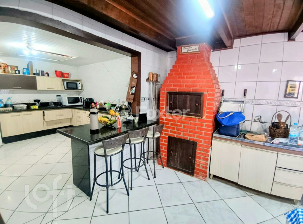 Casa à venda com 4 quartos, 150m² - Foto 1