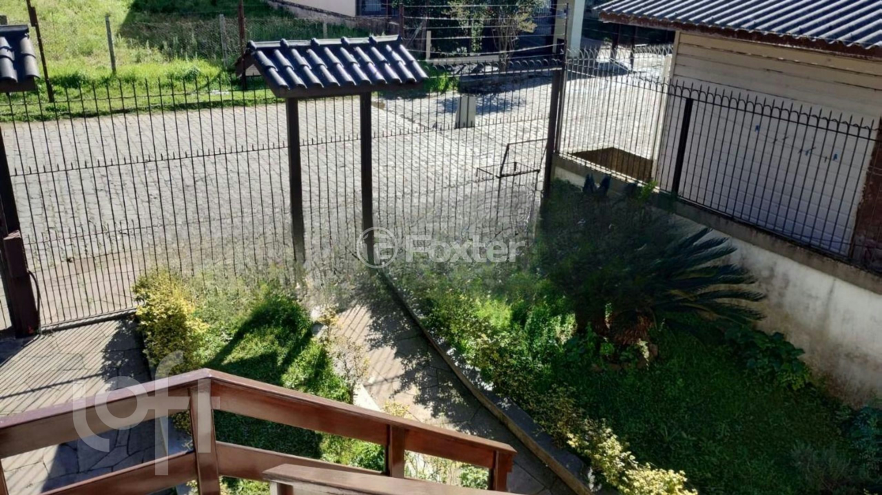 Casa à venda com 3 quartos, 242m² - Foto 3