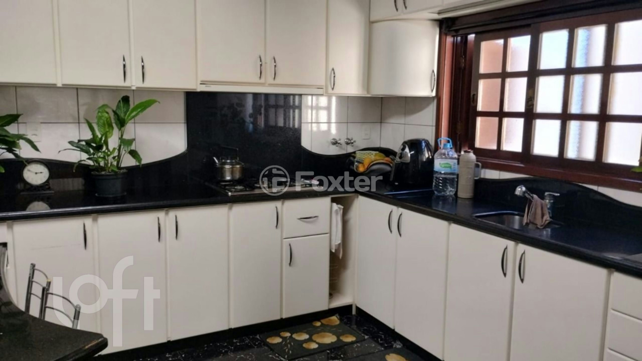 Casa à venda com 3 quartos, 242m² - Foto 17