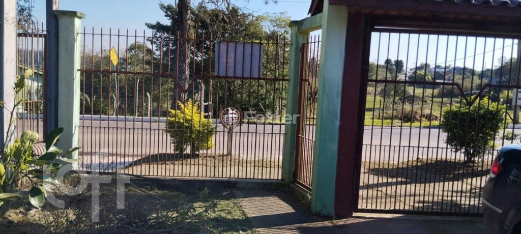 Casa à venda com 2 quartos, 80m² - Foto 1