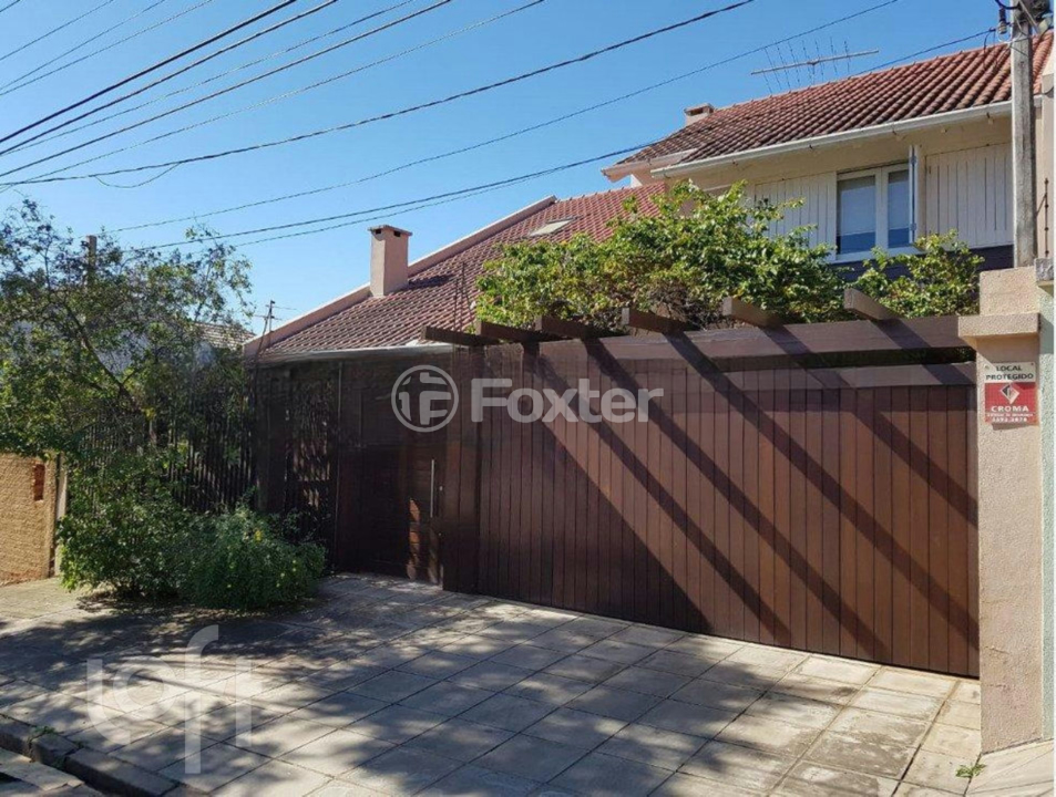 Casa à venda com 3 quartos, 234m² - Foto 2